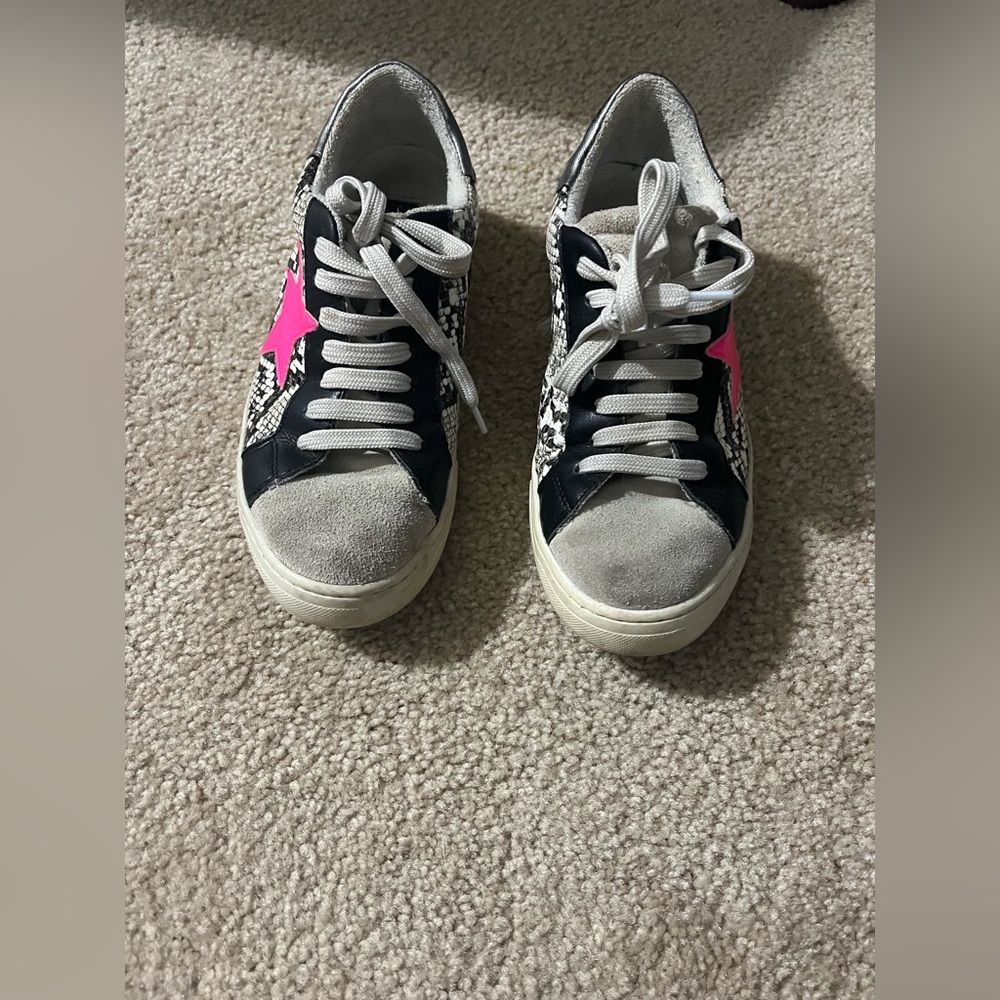 Stephen by Steve Madden star sneakers
